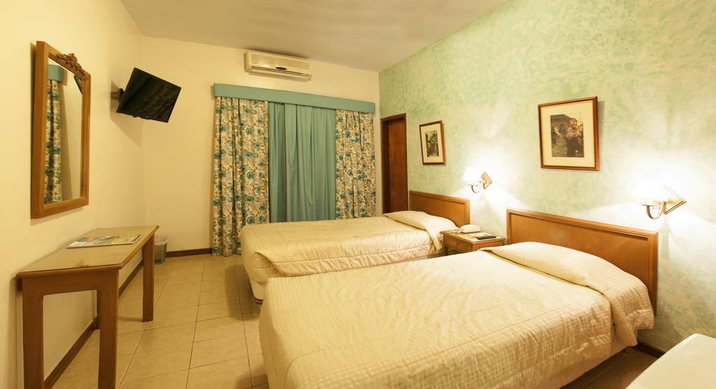 Hotel Bristol 亚松森 客房 照片