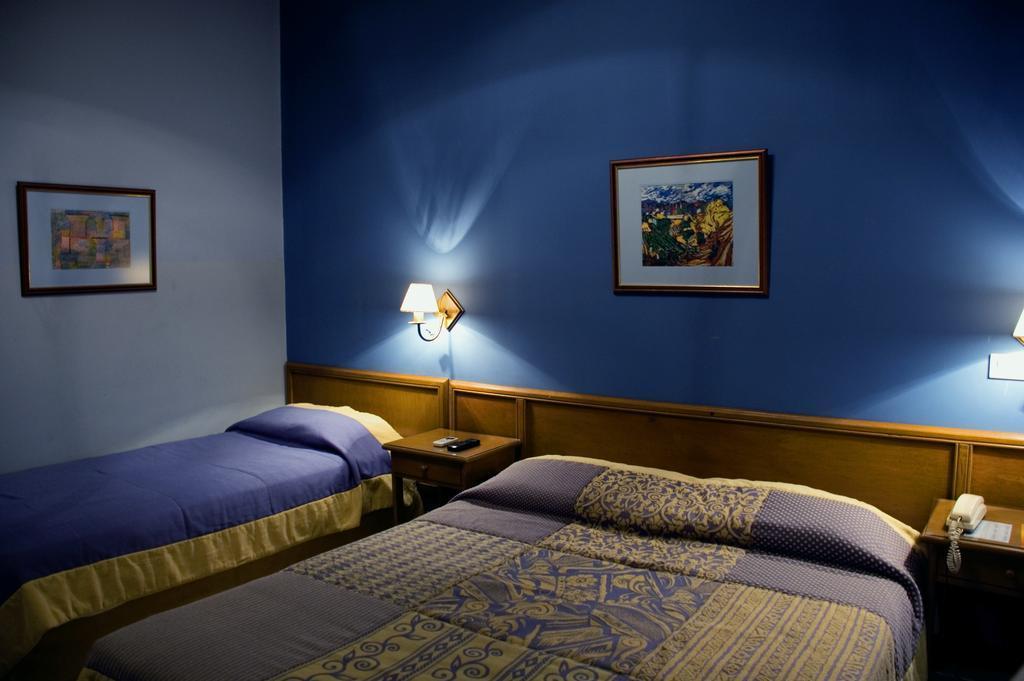 Hotel Bristol 亚松森 外观 照片
