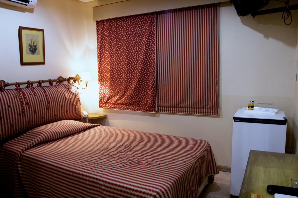 Hotel Bristol 亚松森 外观 照片