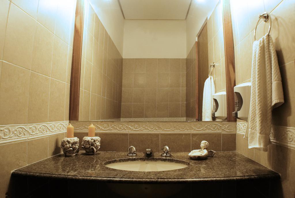 Hotel Bristol 亚松森 外观 照片