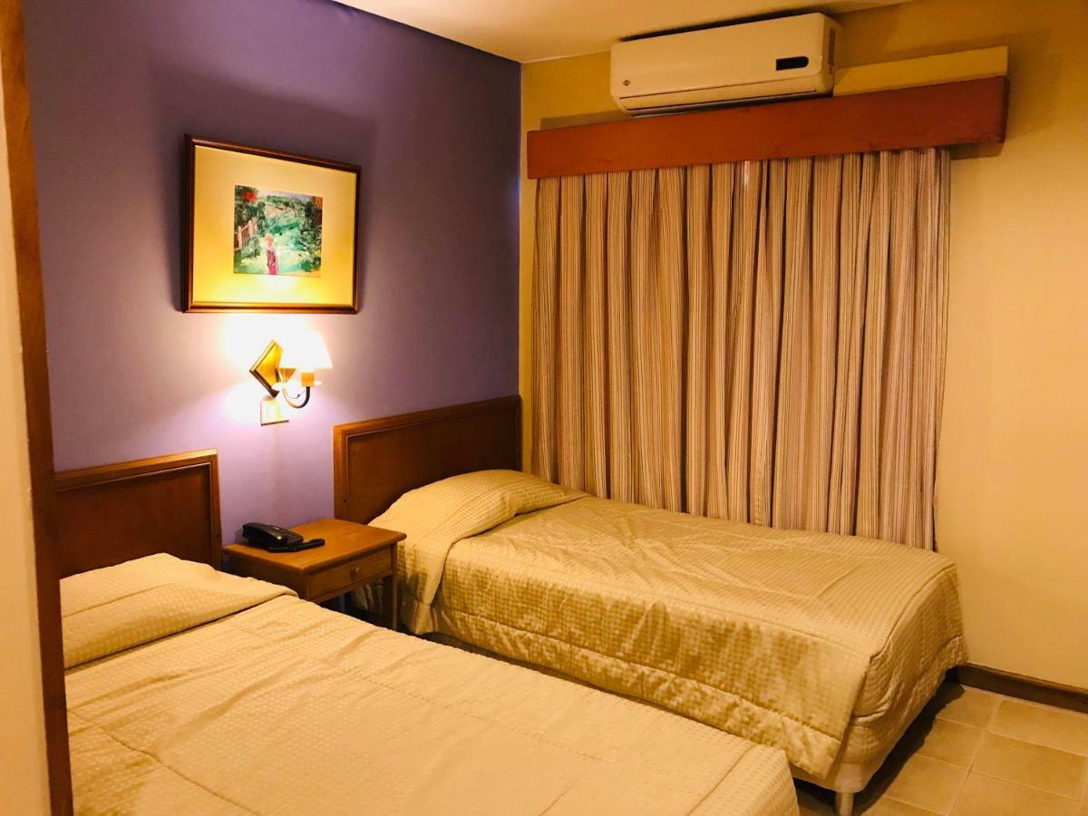 Hotel Bristol 亚松森 外观 照片