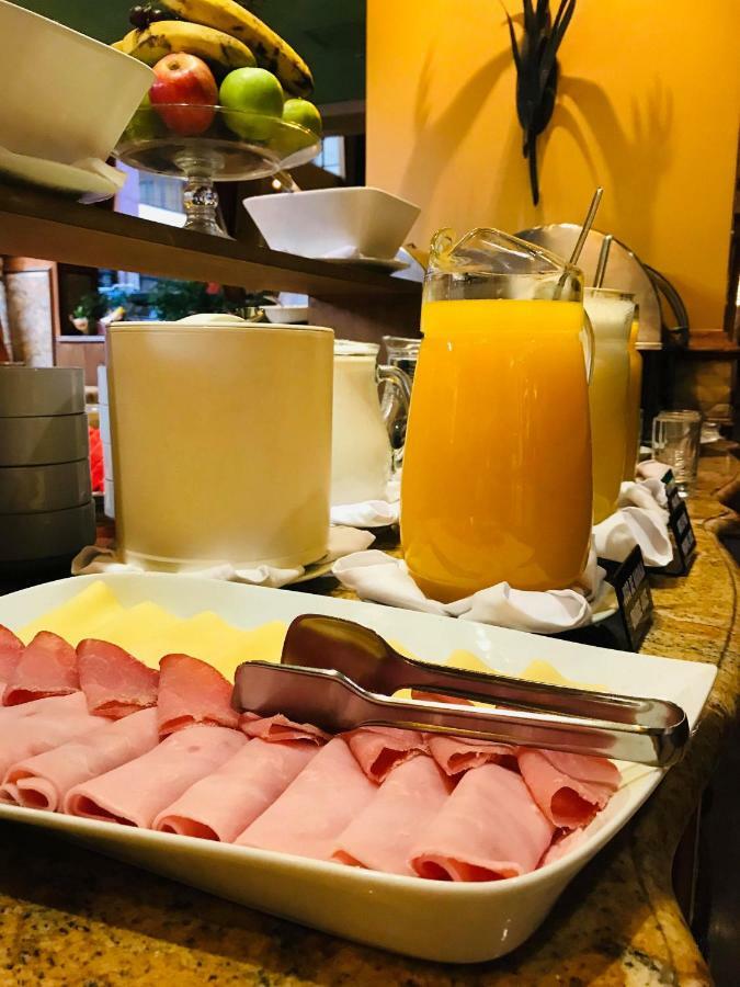 Hotel Bristol 亚松森 外观 照片
